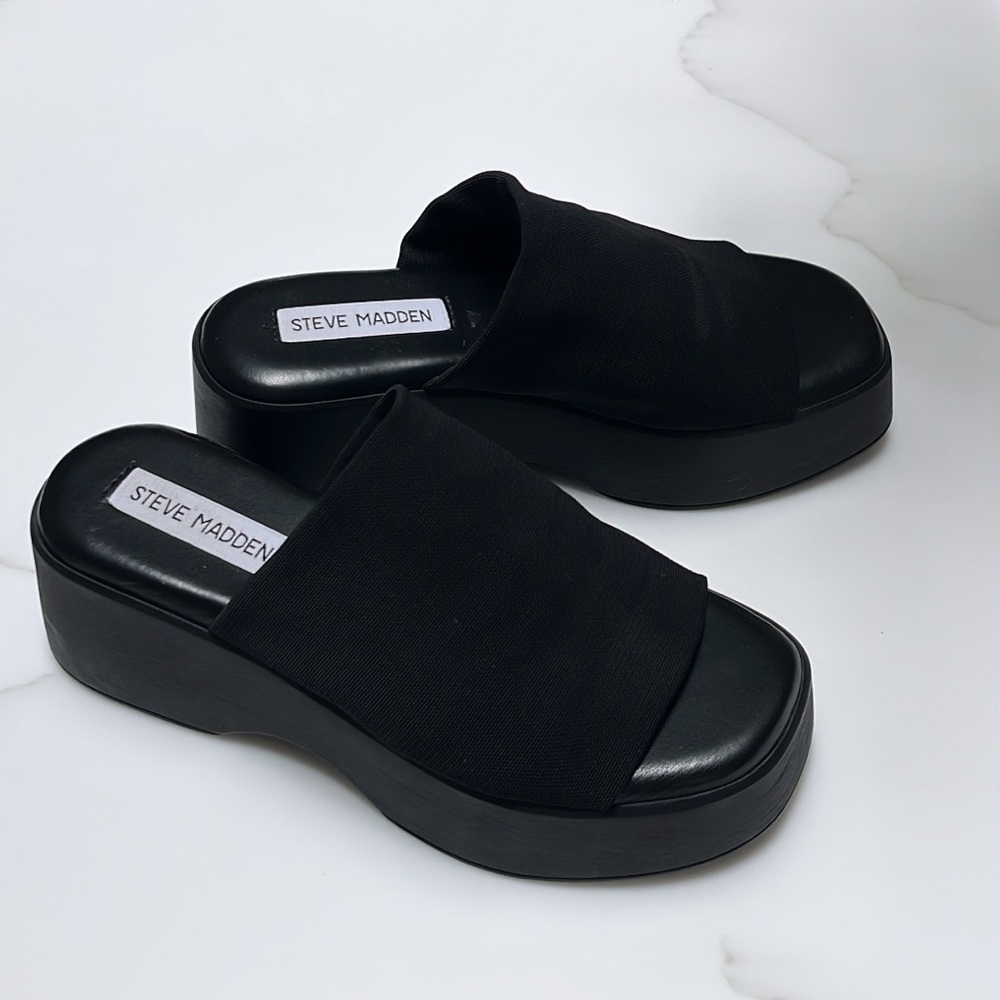 Steve Madden Black Slinky Platform Sandals. Very 90s! Size 6